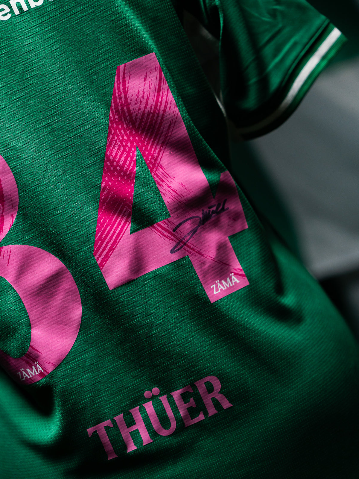 34 Thüer - Heimtrikot Pink Ribbon Edition