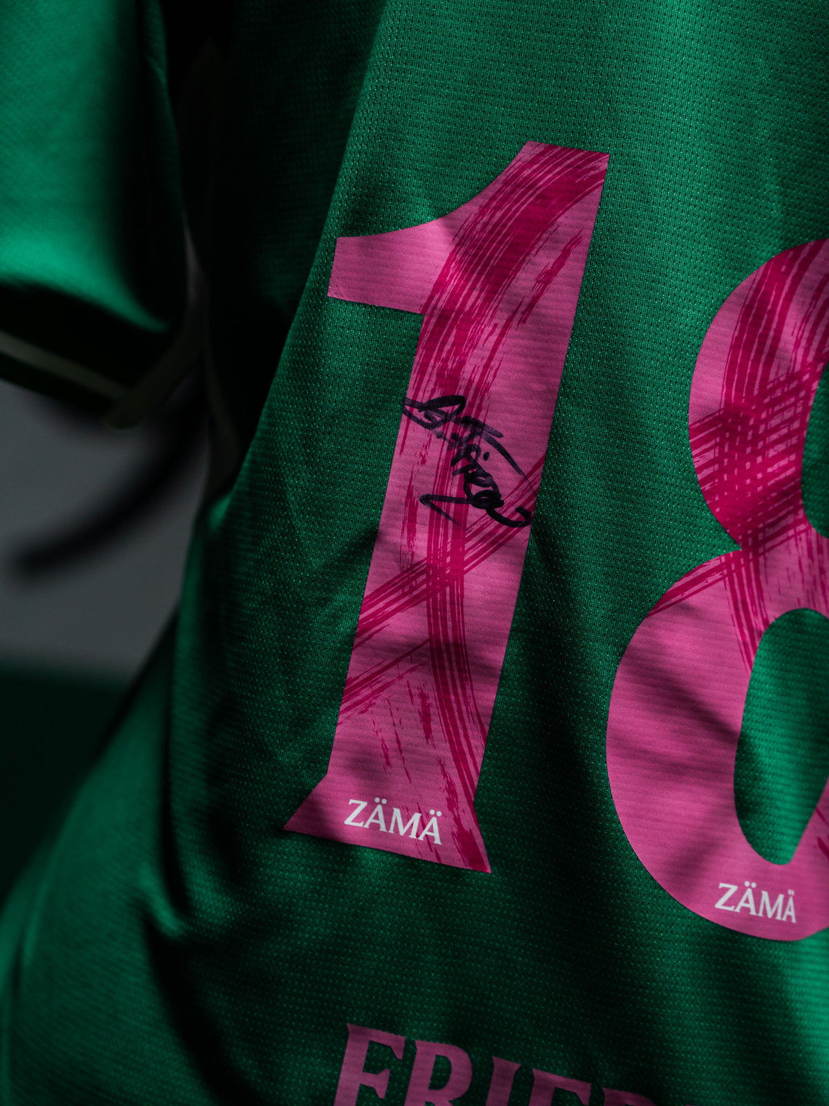 18 Friedli - Heimtrikot Pink Ribbon Edition