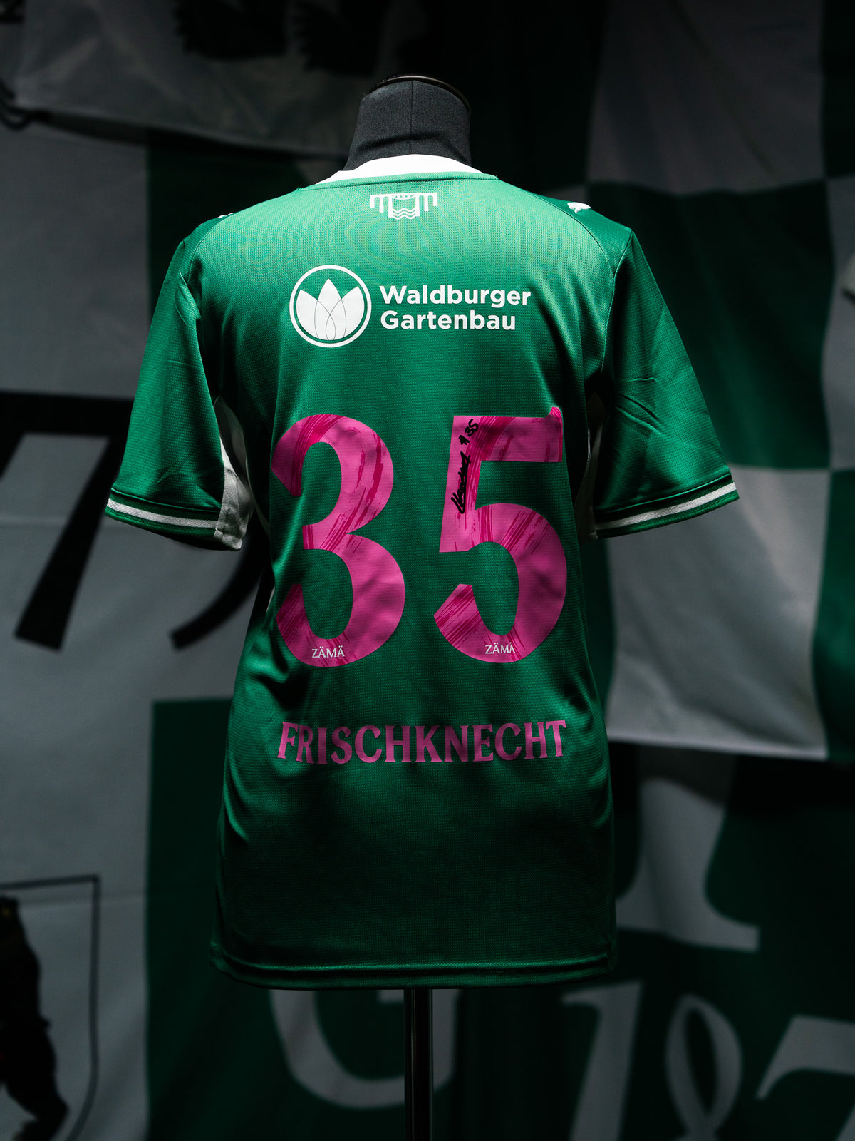 35 Frischknecht - Heimtrikot Pink Ribbon Edition