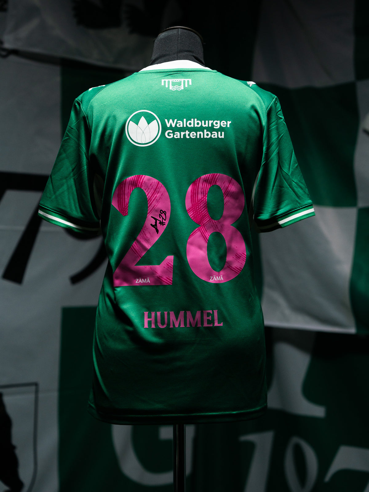 28 Hummel - Heimtrikot Pink Ribbon Edition