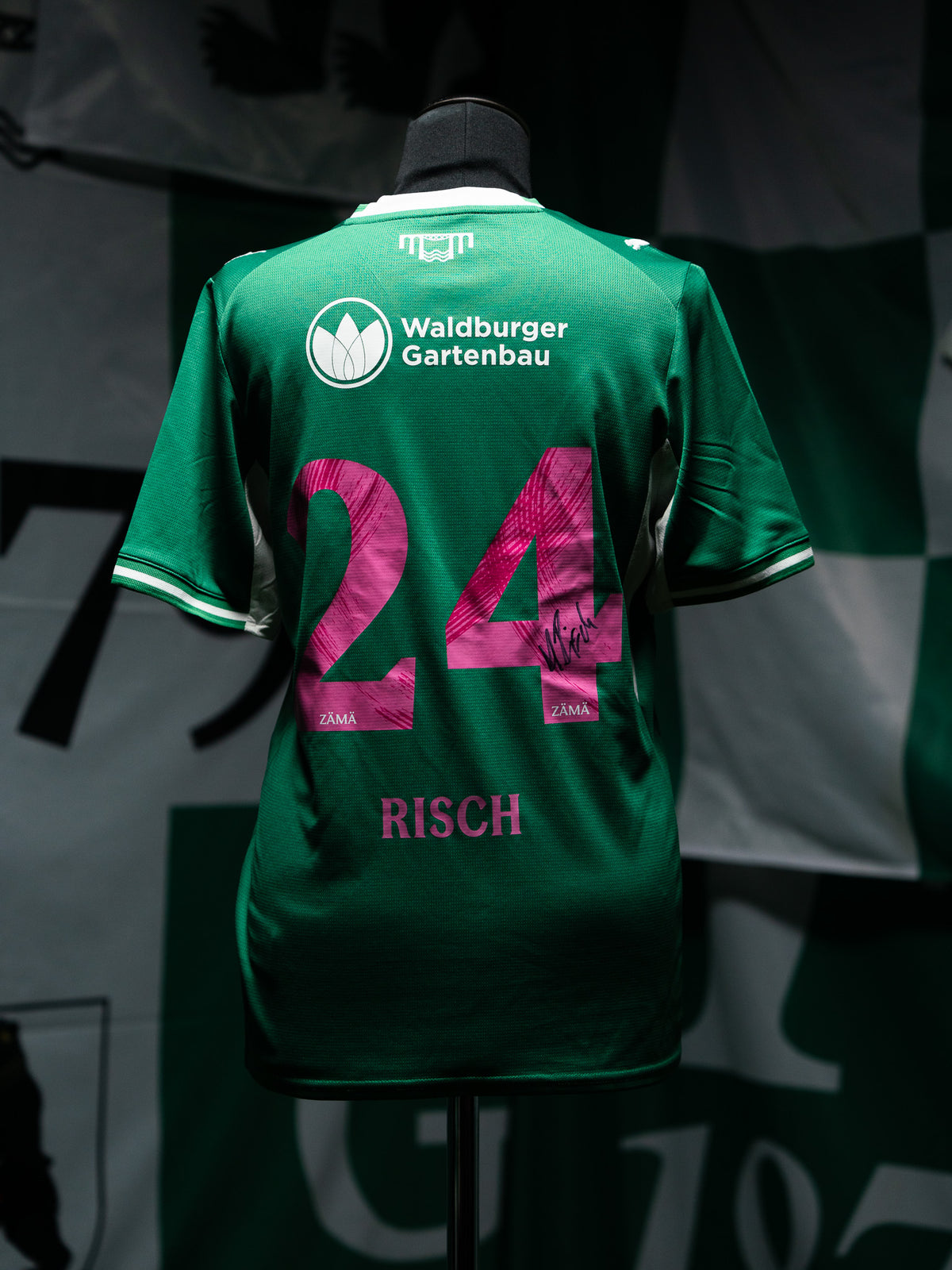 24 Risch - Heimtrikot Pink Ribbon Edition
