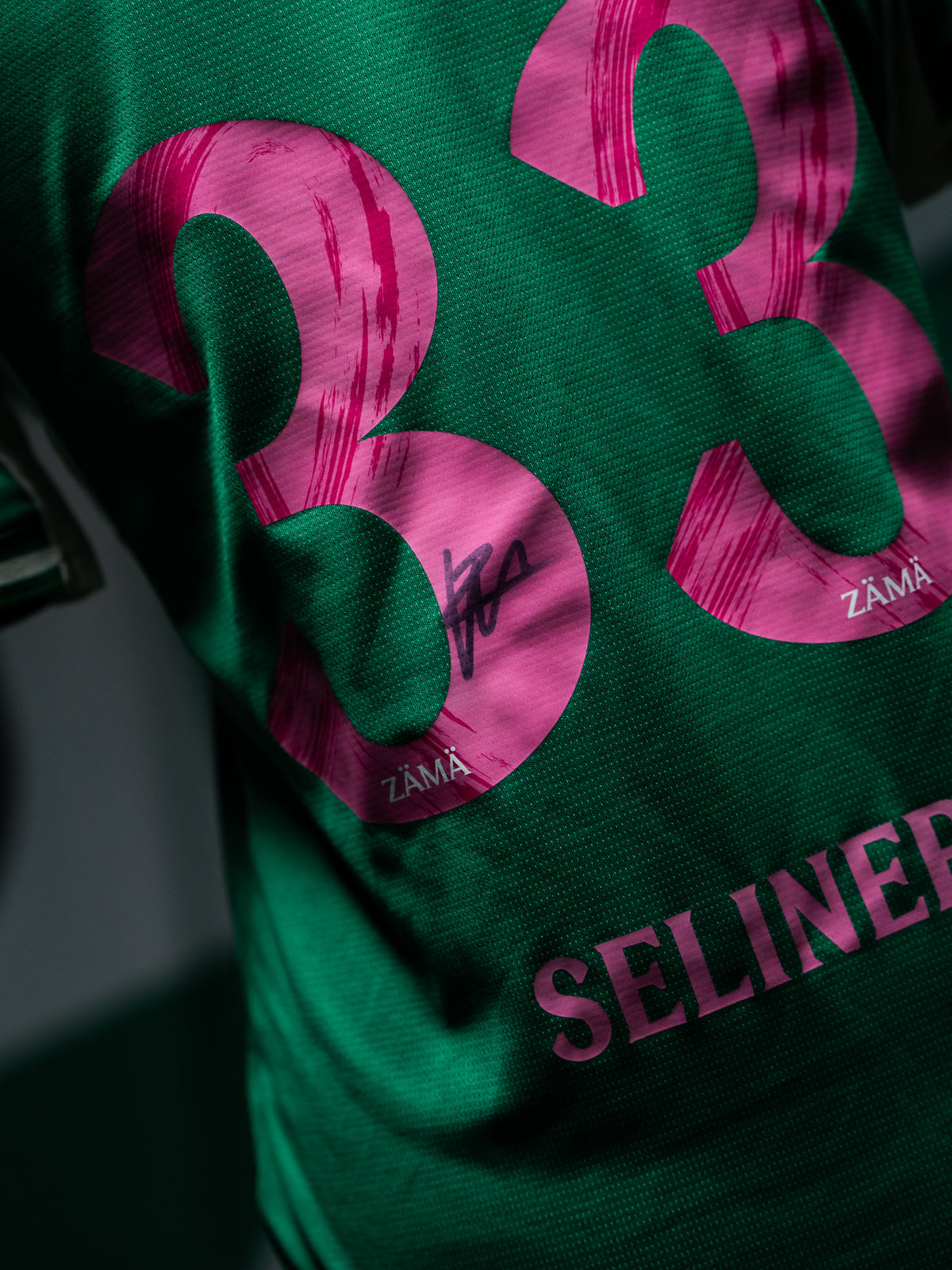 33 Seliner - Heimtrikot Pink Ribbon Edition