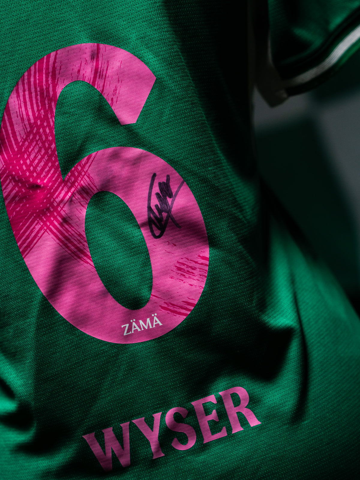 6 Wyser - Heimtrikot Pink Ribbon Edition