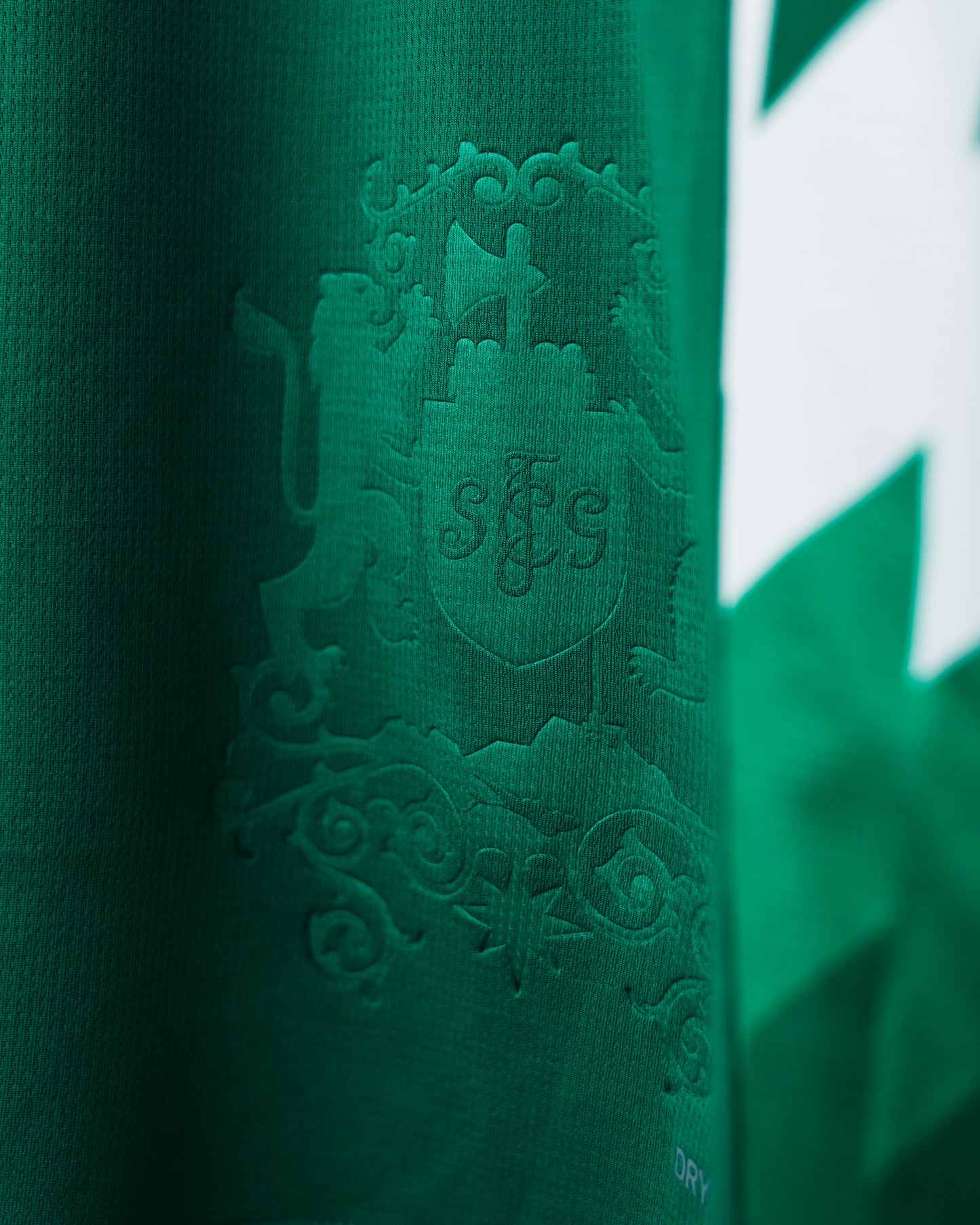 heimtrikot-minikit-25/26-trikot